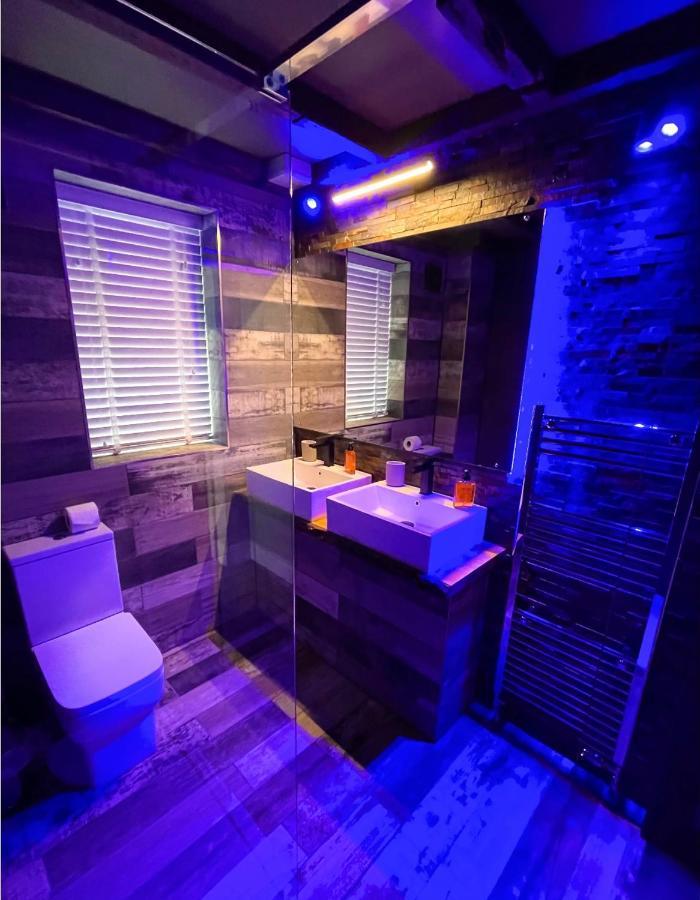 Breeze Suites - Luxury Group Accom - Sleeps 19 ブラックプール エクステリア 写真