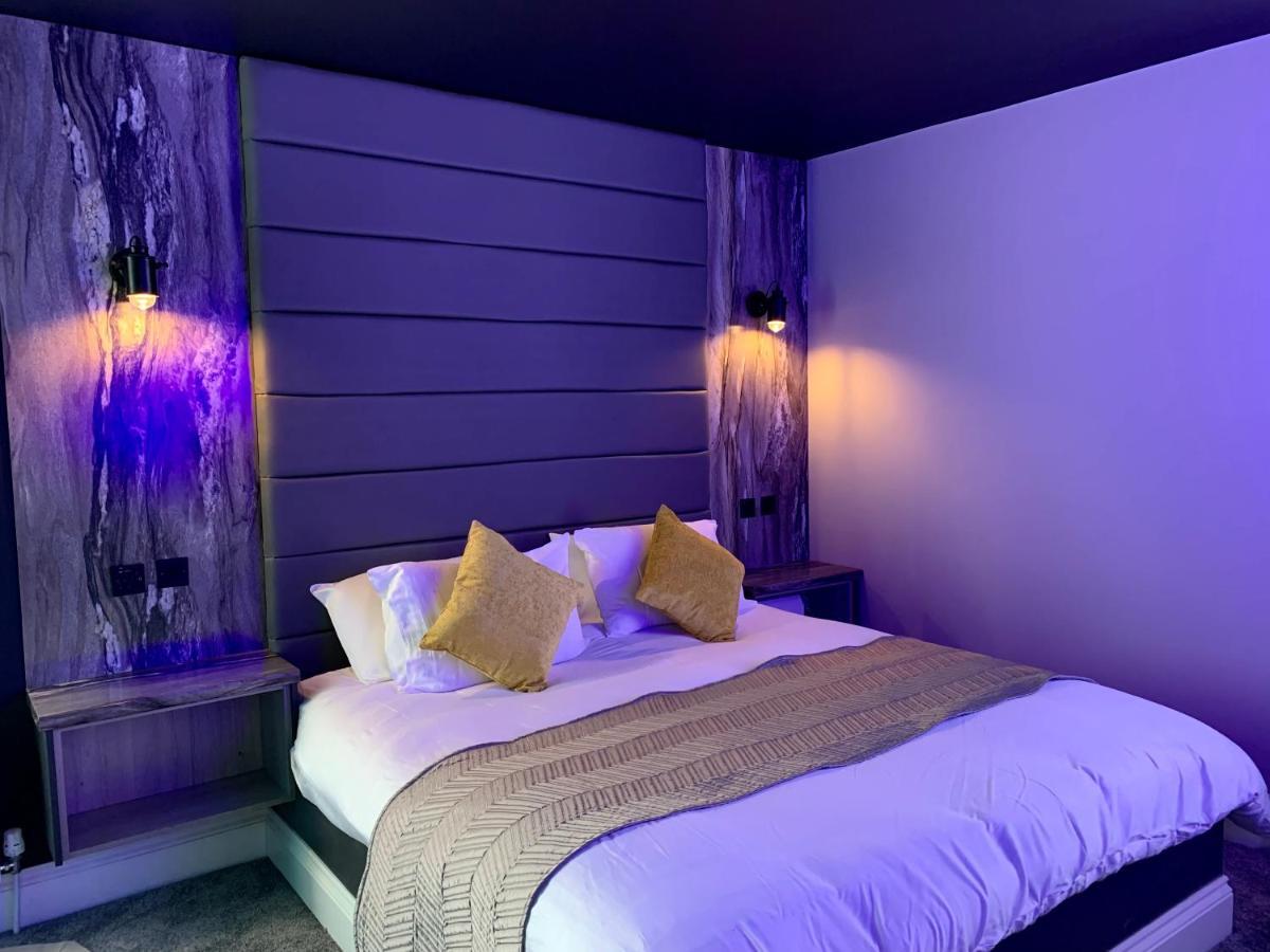 Breeze Suites - Luxury Group Accom - Sleeps 19 ブラックプール エクステリア 写真