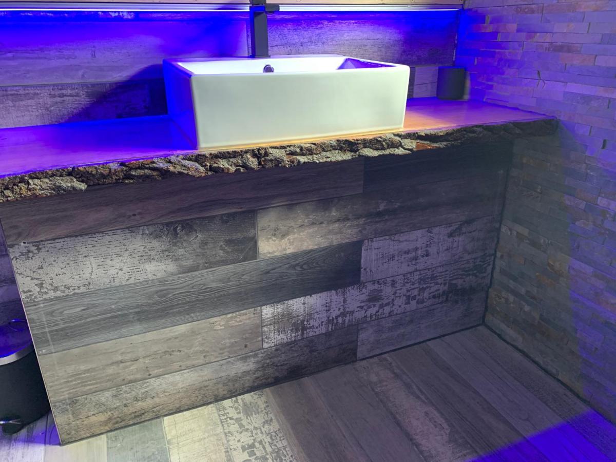 Breeze Suites - Luxury Group Accom - Sleeps 19 ブラックプール エクステリア 写真