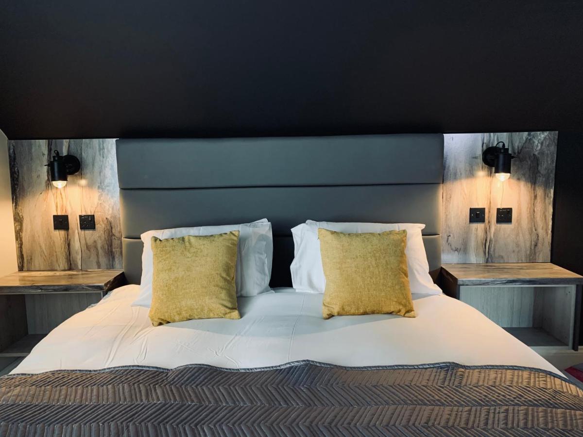 Breeze Suites - Luxury Group Accom - Sleeps 19 ブラックプール エクステリア 写真