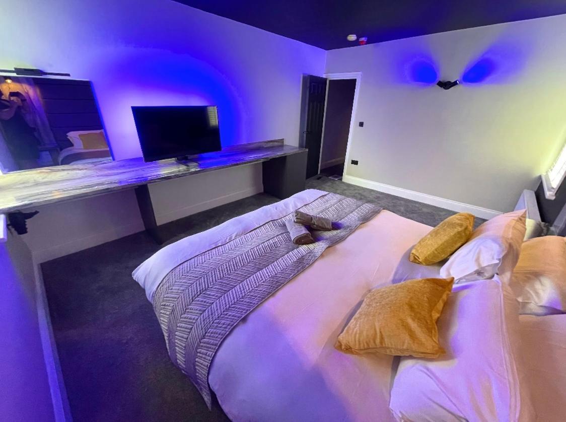 Breeze Suites - Luxury Group Accom - Sleeps 19 ブラックプール エクステリア 写真