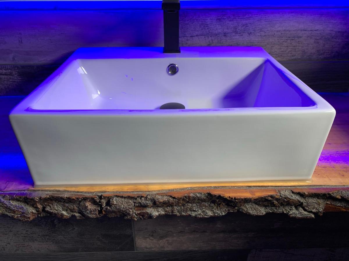 Breeze Suites - Luxury Group Accom - Sleeps 19 ブラックプール エクステリア 写真